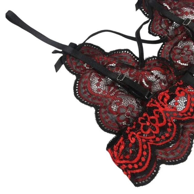 Lenjerie set 2 piese Subblime rosu si negru. model cu bustiera din dantela si chilot tanga. marime S/M