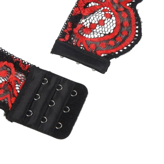 Lenjerie set 2 piese Subblime rosu si negru. model cu bustiera din dantela si chilot tanga. marime S/M